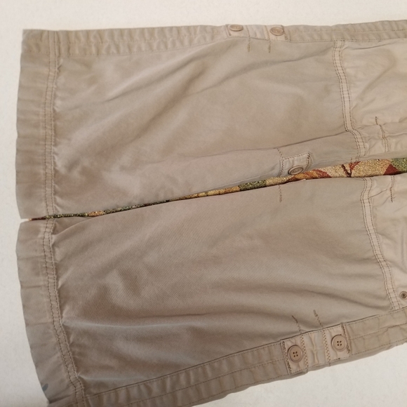 Abercrombie Capris - Size M - Picture 10 of 10